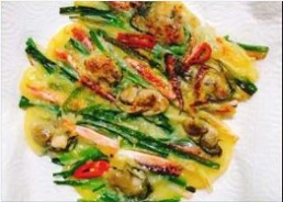 해물파전 Seafood and Green Onion Pancake